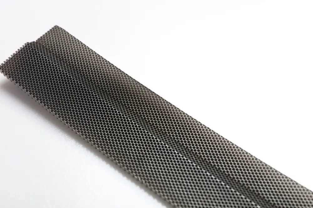 Straight Bar With Step Metal Honeycomb Core - Image 2